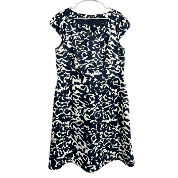 Alex Marie Dresses & Skirts - Alex Marie Fit and Flare Navy and White Print Dress Size‎ 14